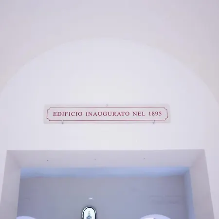 Vatican Museum Apartment *